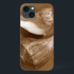 Etui iPhone Case-Mate Coquilles sensuelles<br><div class="desc">Renee W. Stramel capture ces coquilles de conque dans un beau ton de sépia. Ce ?uvre d'art vintage est une addition parfaite à tous les amants d'actinie. Obtenez votre copie d'art aujourd'hui sur votre produit.</div>