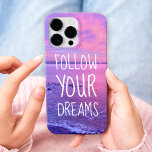 Coques iPhone 16 Pro Max Coucher de soleil rose violet de l'océan Suivez vo<br><div class="desc">"Suivez vos rêves." C’est le message de cette étonnante, chic et motivante boîte de téléphone portable photo d’un magnifique coucher de soleil sur l’océan rose et violet. Fait un grand cadeau stimulant et inspirant! Vous pouvez facilement personnaliser ce boîtier de téléphone portable. S'il vous plaît, envoyez-moi un message avec toute...</div>
