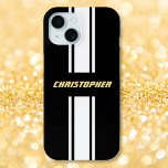Coque Pour iPhone 15 Couture noir blanc rayures Or Monogramme<br><div class="desc">Créez votre propre design personnalisé, personnalisé, cool, classe, élégant, classique, noir et blanc rayures de course, fausse typographie or / script monogramme, chic, élégant, élégant, élégant, ajusté, plume, tendance, profil mince, léger, résistant aux impacts, durable plastique dur, fini brillant coque iphone Apple. Pour customiser, il suffit de taper votre nom...</div>