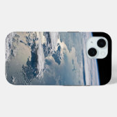 Coques Case-Mate iPhone Des Nuages Autour De Sumatra, Indonésie. (Verso (horizontal))