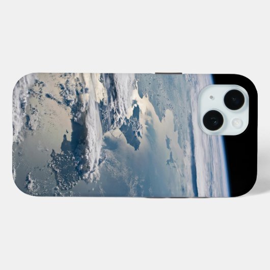 Coques Case-Mate iPhone Des Nuages Autour De Sumatra, Indonésie. (Verso (horizontal))