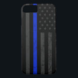 Coque iPhone 7 Drapeau américain affligé par obscurité fraîche de<br><div class="desc">Un cas frais unique de téléphone comportant une obscurité a affligé le drapeau de police.</div>