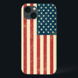 iPhone 13 Coque Drapeau américain vieilli<br><div class="desc">Un patriotique rouge,  blanc et bleu étoiles et rayures vieille gloire USA FLAG grungy passé et vintage vieil coque iphone</div>