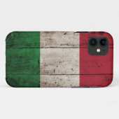 Coques Case-Mate iPhone Drapeau de l'Italie sur le vieux grain en bois (Dos (Horizontal))