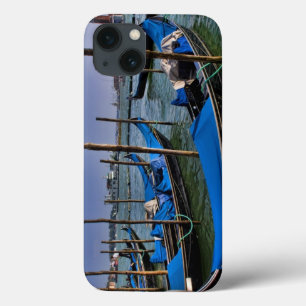 Etui iPhone 13 Eau du Grand Canal avec barques de gondole alignée