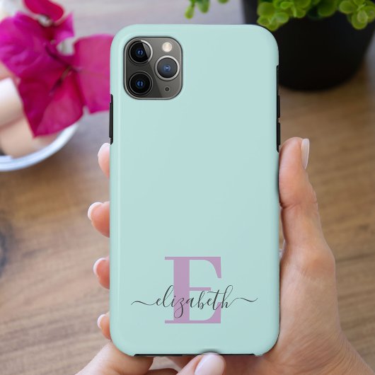 Coques Case-Mate iPhone Élégant monogramme script vert clair et lilas
