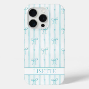 Coque iPhone 15 Pro Élégant Ruban à Nœuds Coquette Monogrammé Aqua Ray