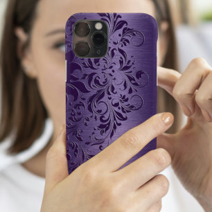 Coque iPhone 15 Pro Élégante Dentelle Florale Violette Profonde Sur Vi