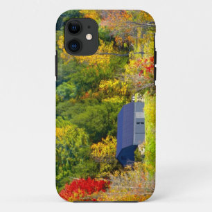 Coque iPhone 11 États-Unis, Vermont. Feuillage d'automne le long d