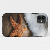 Coques Case-Mate iPhone Étoiles de mer seules sur la plage (Dos (Horizontal))