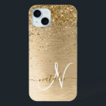 Coque iPhone 15 Mini Faux Gold brossé Parties scintillant métallique Im<br><div class="desc">Personnalisez facilement ce design branché de boîtier de téléphone chic avec une jolie parties scintillant dorée brillante sur un arrière - plan métallique brossé en or.</div>