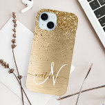 Coque Pour iPhone 15 Faux Gold brossé Parties scintillant métallique Im<br><div class="desc">Personnalisez facilement ce design branché de boîtier de téléphone chic avec une jolie parties scintillant dorée brillante sur un arrière - plan métallique brossé en or.</div>