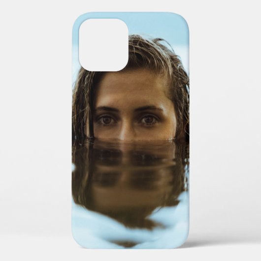 Coques Case-Mate iPhone Femme dans le plan d'eau le matin (Verso)