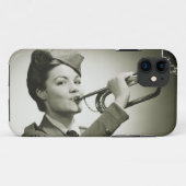 Coques Case-Mate iPhone Femme dans l'uniforme de soldat (Dos (Horizontal))