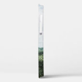 Coques Case-Mate iPhone Femme debout près des arbres (Verso / Gauche)