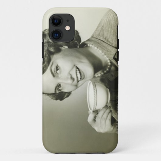 Coques Case-Mate iPhone Femme tenant des tasses (Dos)