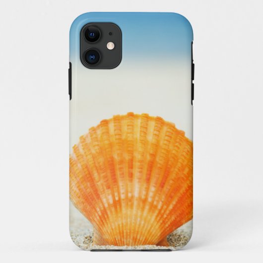 Coques Case-Mate iPhone Feston Shell orange se tenant droit en sable (Dos)
