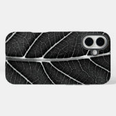 Coques Case-Mate iPhone Feuille lumineuse noir et blanc en gros plan (Verso (horizontal))