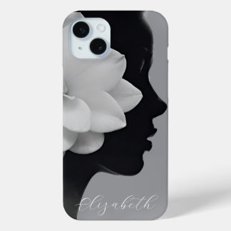 Coque iPhone 15 Mini Fille au magnolia blanc silhouette monochrome