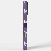 Coques Case-Mate iPhone Fleur de Lis Monogram violet blanc (Verso / Droite)