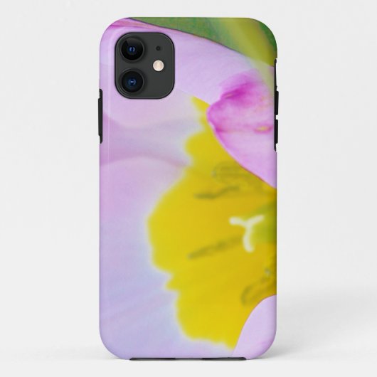 Coques Case-Mate iPhone fleur de tulipe violette claire sur fond vert. (Dos)
