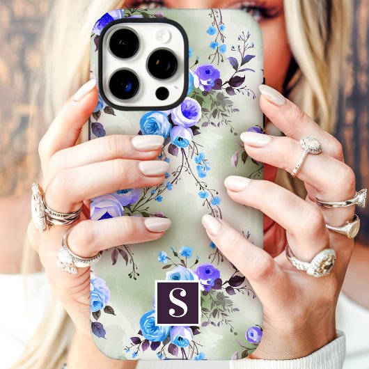 Coques Case-Mate iPhone Fleurs à monogramme bleu et violet 