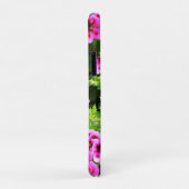 Coques Case-Mate iPhone Fleurs De Géranium Rose Chaud Cultivant Sur Un Bus (Dos/Droite)