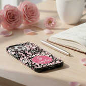 Coques Case-Mate iPhone Fleurs roses élégantes sur motif noir
