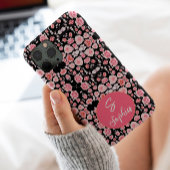 Coques Case-Mate iPhone Fleurs roses élégantes sur motif noir
