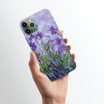 Case-Mate iPhone Case Fleurs violettes Iris Claude Monet<br><div class="desc">Un Coque iPhone 11 Pro Max avec la peinture impressionniste fine art Lilac Irises par Claude Monet de 1914-1917 de l'iris violet vif dans un pré.</div>