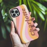 Coques iPhone 16 Pro Max Girly Retro Vintage Wave Nom personnalisé<br><div class="desc">Girly Retro Vintage Wave Personnalisé Nom iPhone 16 Pro Max Phone Boîtes dispose d'une vague rétro dans les tons rose, orange et blanc avec votre nom personnalisé dans élégant script moderne accentué. Personnalisez en modifiant le texte dans la zone de texte fournie. Parfait pour l'anniversaire, Noël, Fête des Mères, baby...</div>