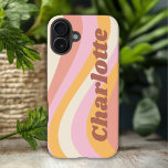 Coques iPhone 16 Plus Girly Retro Vintage Wave Nom personnalisé<br><div class="desc">Girly Retro Vintage Wave Personnalisé Nom iPhone 16 Plus Phone Boîtes dispose d'une vague rétro dans les tons rose, orange et blanc avec votre nom personnalisé dans élégant script moderne accentué. Personnalisez en modifiant le texte dans la zone de texte fournie. Parfait pour l'anniversaire, Noël, Fête des Mères, baby showers,...</div>