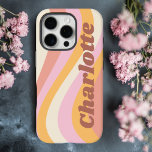 Coques iPhone 16 Pro Girly Retro Vintage Wave Nom personnalisé<br><div class="desc">Girly Retro Vintage Wave Personnalisé Nom iPhone 16 Pro Phone Boîtes dispose d'une vague rétro dans les tons rose, orange et blanc avec votre nom personnalisé dans élégant script moderne accentué. Personnalisez en modifiant le texte dans la zone de texte fournie. Parfait pour l'anniversaire, Noël, Fête des Mères, baby showers,...</div>