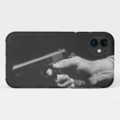Coques Case-Mate iPhone Homme tenant l'arme à feu (Dos (Horizontal))