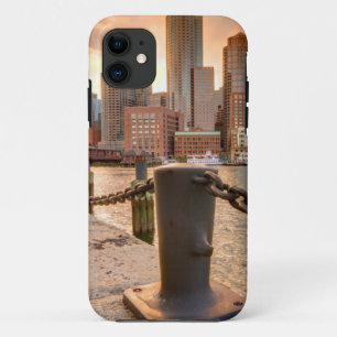 Coque iPhone 11 Horizon de secteur financier de Boston