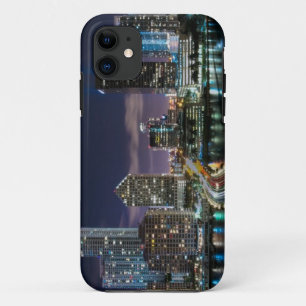 Coque iPhone 11 Horizon de ville de Miami avec le pont la nuit
