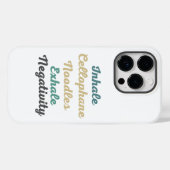 Coques Case-Mate iPhone Inhale Cellophane nouilles Exhale Négativité (Verso (horizontal))