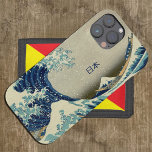 Coque Pour iPhone 15 Japon vintage, Grande Vague au large de l'art Kana<br><div class="desc">coque iphone : Japon Vintage avec le célèbre art japonais "Grande vague au large de Kanagawa" l'une des représentations les plus pittoresques du Japon. De l'histoire : "Katsushika Hokusai La Grande Vague de Kanagawa (1830) La Grande Vague de Kanagawa, aussi connue sous le nom de La Grande Vague ou tout...</div>