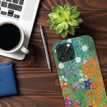 Case-Mate iPhone Case Jardin de fleurs Paysage Gustav Klimt<br><div class="desc">Un coque iPhone 13 pro max avec la peinture paysagère de Gustav Klimt (1862-1918),  Jardin Fleur ou Bauerngarten (1907) de l'Art Nouveau. Pétunias et autres fleurs dans un jardin coloré.</div>