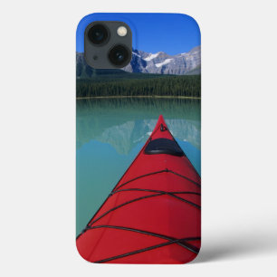 iPhone 13 Case Kayak sur le lac Waterfowl sous le Howse Peak