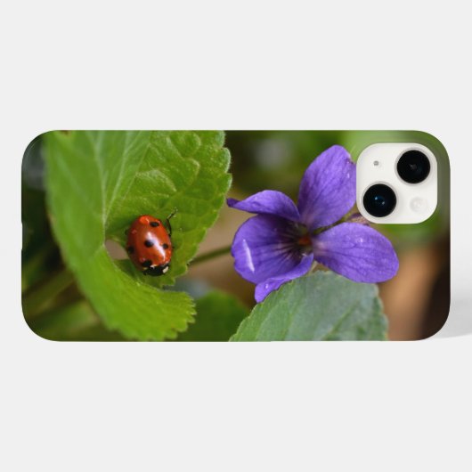Coques Case-Mate iPhone Ladybug sur les fleurs de violet doux (Verso (horizontal))