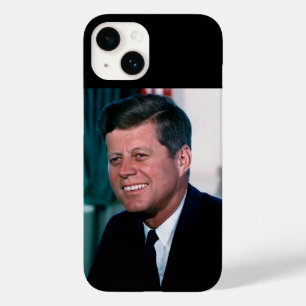 Coque Pour iPhone 14 Le président américain John F. Kennedy au bureau o