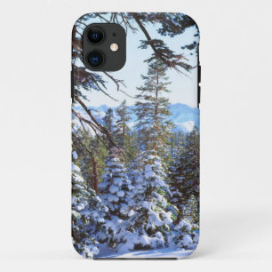 Coque Case-Mate Pour iPhone Le sapin rouge couvert de neige dans la Haute Sier