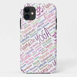 Coque iPhone 11 Le yoga pourpre élégant place le motif de nuage de