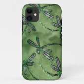 Coques Case-Mate iPhone libellules violettes sur le vert doux (Dos)