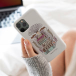 Coque iPhone 15 Mini Livres et Louvain de café Personnalisé<br><div class="desc">Conception personnalisée avec une illustration dessinée à la main d'une pile de livres et d'une tasse de café. Parfait pour les amateurs de café.</div>