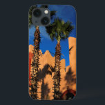 Case-Mate iPhone Case Maroc Resort Extérieur<br><div class="desc">Maroc,  Asni. Retraite de luxe Kasbah Tamadot de Richard Branson dans les montagnes de l'Atlas. Crédit : Kymri Wilt / DanitaDelimont.com</div>