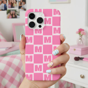 Coque iPhone 15 Pro Max Marque de luxe rose tendance à carreaux initiale