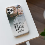 Case-Mate iPhone Case Meilleur papa du monde | Photo<br><div class="desc">A la recherche d'un cadeau unique pour papa, parfait pour la fête des pères, les anniversaires ou juste pour dire que je vous aime! Ce design moderne et simpliste présente un texte typographique qui dit "WORLDS BEST DADDY" et votre photo préférée. Vous pouvez modifier le style de police de texte...</div>