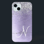 Coque iPhone 15 Mini Métal brossé violet Parties scintillant d'argent N<br><div class="desc">Personnalisez facilement ce design branché de boîtier de téléphone chic avec une jolie parties scintillant brillante en argent sur un arrière - plan métallique brossé violet.</div>